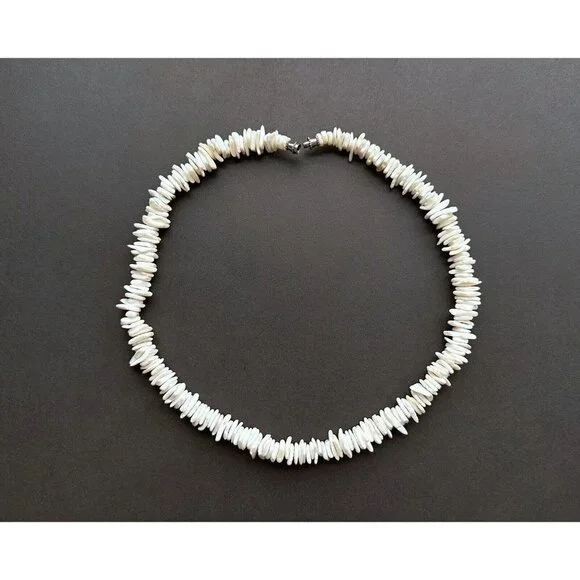 Shell bead, faux beige and white pearls, Olive shell pendant necklace set of 4 - Picture 3 of 10